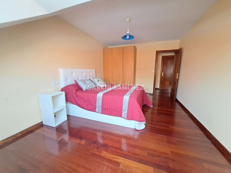 Foto f7c6112e-9cfa-4956-a3ba-8ee5f722f9e8. Duplex avec chauffage dans Boiro