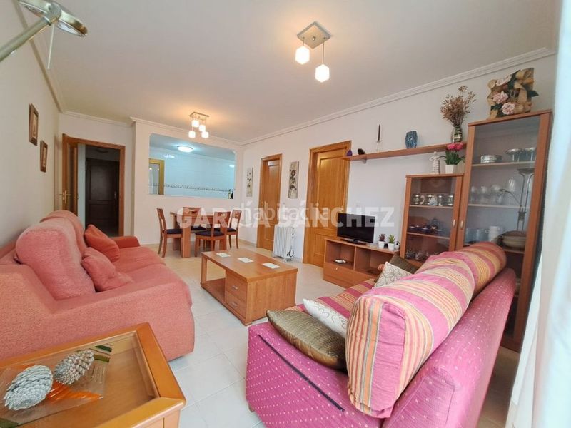 Foto f44fd4ec-da45-41e0-99b0-1c3c96a1d329. Apartamento en Boiro