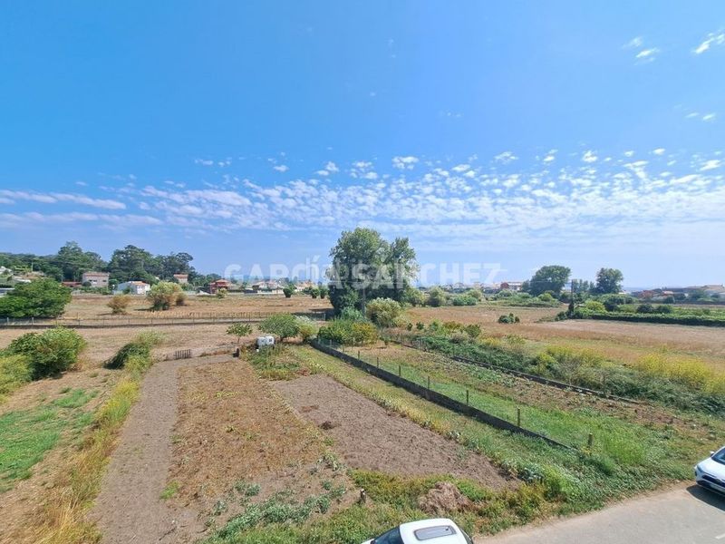Foto 25bc83f2-67a3-405f-a3bc-7f8d7d92e6f9. Apartamento en Boiro