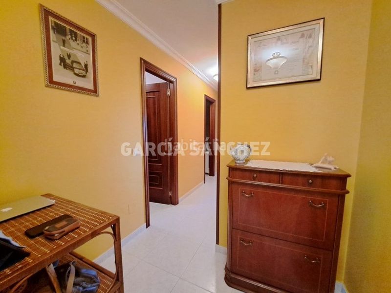 Foto b871e027-a553-42ad-8533-3a6d95890bd7. Apartamento en Boiro