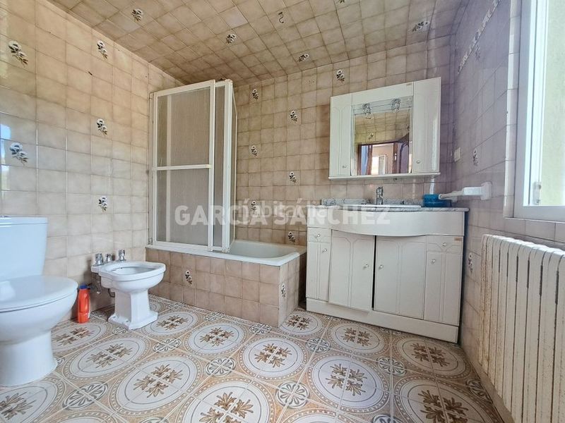 Foto f89d6635-2d2a-402c-a454-952b6e04b884. Casa a Noia