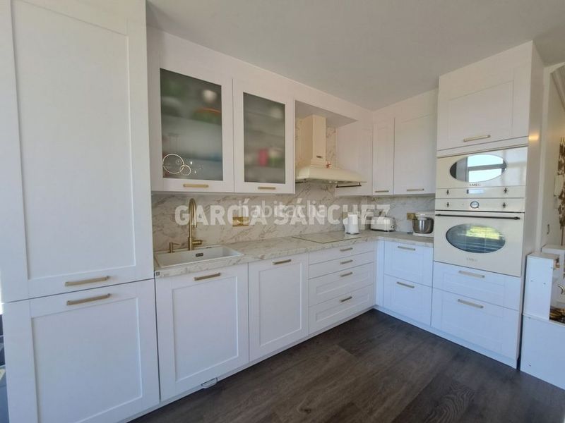 Foto 6abcc8c3-5513-4892-8fbb-00b38f5438ec. Appartement dans rúa estatuto de galicia 8 dans Boiro