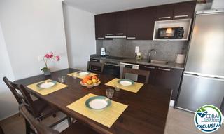 Appartement  Carrer cap blanc. Apartamento con dos habitaciones en el edificio de les marines m
