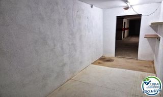 Parking voiture  Carrer del cap norfeu. Garaje moto en venta en roses y con 9 m2.