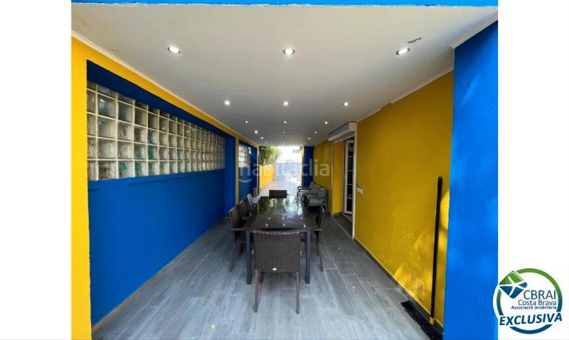 Foto 14066dba-ef60-4bae-bd88-d2378b2a5c80. Casa villa ideal para alquiler con licencia turística, piscina, zona residencial, 4 dormitorios, 4 baños en Empuriabrava