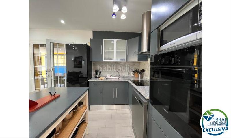 Foto ae885a1e-7ec7-43cc-b85e-3f720293faef. Casa villa ideal para alquiler con licencia turística, piscina, zona residencial, 4 dormitorios, 4 baños en Empuriabrava