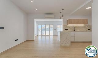 Haus  Carrer riera-la almadrava. Casa totalmente reformada en agradable urbanización de roses.