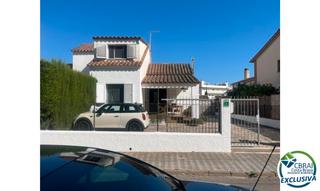 Casa  Carrer argentera. Casa en mas mates con 3 habitaciones terreno y vistas al parque