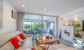 Apartament  Carrer de figueres. Magn�fico apartamento en primera l�nea de mar