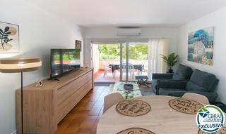 Apartament  Carrer de sant morí. Apartamento reformado en el centro de empuriabrava, 2 habitacion