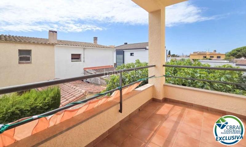 Foto 7fe3e554-ac1d-4205-bb2b-5d0c13100831. Casa amb aparcament a Nord Roses
