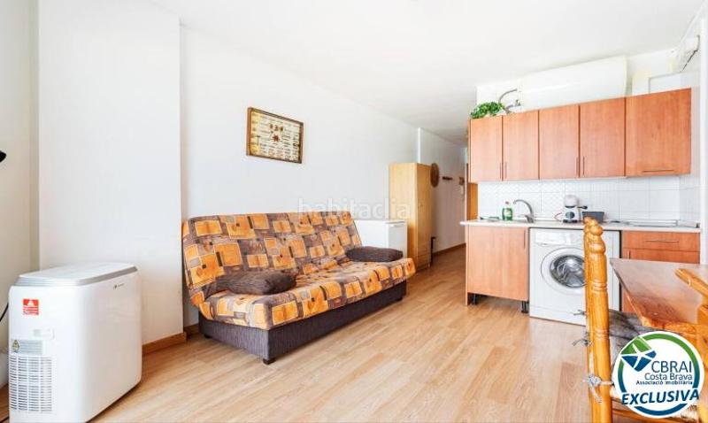 Foto de40fc2b-6a54-41da-9352-c1ec7573923d. Apartamento estudio en planta 17 con terraza y espectaculares vistas al mar – , costa brava en Empuriabrava