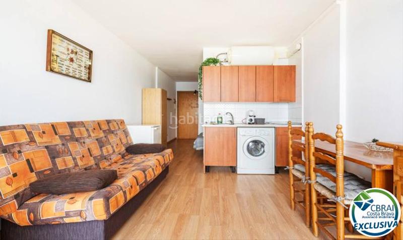 Foto fbca2328-bd98-48ae-857f-ff940056e539. Apartamento estudio en planta 17 con terraza y espectaculares vistas al mar – , costa brava en Empuriabrava