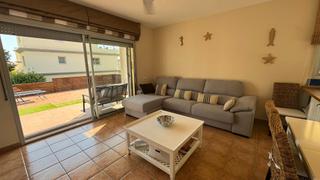 Appartement  Carrer roses. Acogedor apartamento en planta baja, situado en la urbanización
