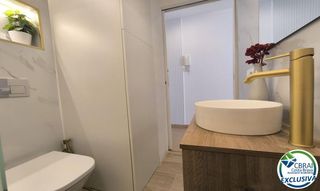 Piccolo appartamento  Carrer de la muga. Apartamento en primera línea de mar, reformado, con terraza y vi