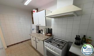 Apartament  Avinguda de la bocana. Amplio y luminoso apartamento situado a pocos pasos de la playa,