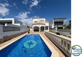 Chalet  Carrer noguera. En venta casa al canal orientación sud-este , terreno de 542m2 y