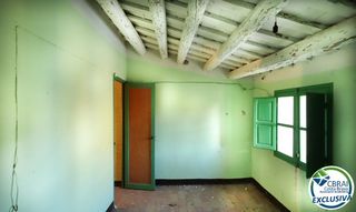 Haus  Carrer de sant antoni. Casa con gran potencial en el centro de santa llogaia