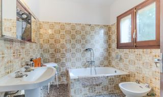 House  Carretera d'albanyà. Casa con encanto junto al río en sant llorenç de la muga – ¡idea