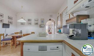 Casa adossada  Avinguda de santa margarida. Exclusiva casa con amarre de 10x4 m y vistas al parque natural,