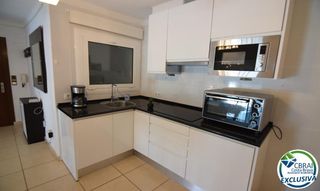 Apartment  Carrer muga-delta. Apartamento con 2 dormitorios en primera linea de mar