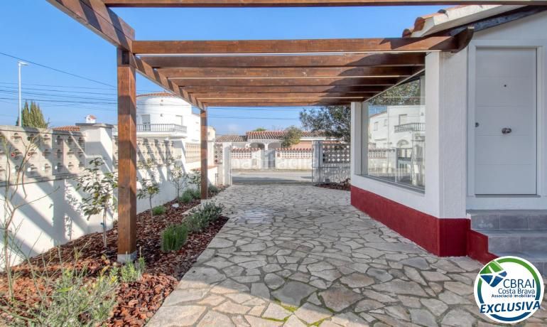 Foto 1a81b195-f9ff-4842-a6ff-7da951cec314. Casa amb calefacció a Carlit - Montseny Empuriabrava