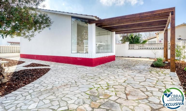 Foto 7fa7b321-bc63-498a-a71b-796bcff119e6. Casa amb calefacció a Carlit - Montseny Empuriabrava