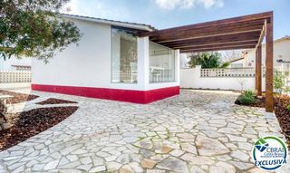 Casa  Carrer carlit. Acogedora casa totalmente reformada en la zona residencial de ca