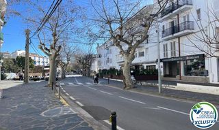 Piccolo appartamento  Avinguda caritat serinyana. Apartamento con ascensor en el centro de cadaqués. ¡a solo 400m