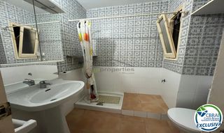 Apartament  Avinguda caritat serinyana. Apartamento con ascensor en el centro de cadaqués. ¡a solo 400m