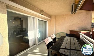 Apartamento  Carrer de mercè rodoreda. Apartamento reformado con vistas al mar y licencia turística