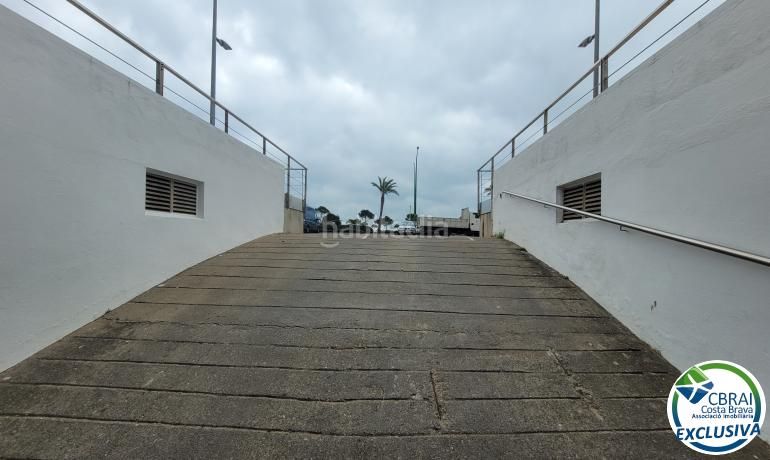 Foto 17eaf8e5-4d5e-4f53-939a-b4453015aa0a. Aparcament cotxe a Muga - Gran Reserva - Badia Empuriabrava