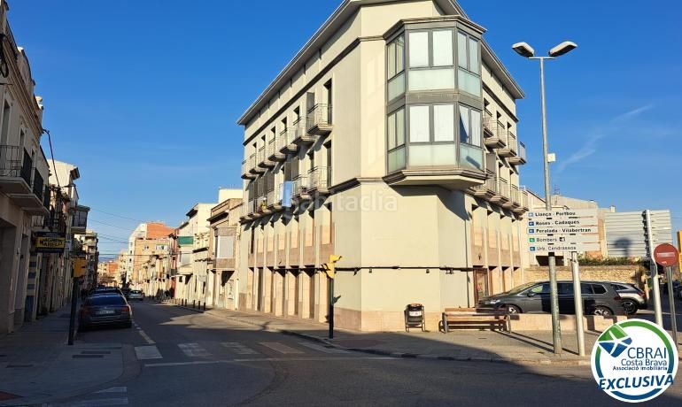 Foto 5c4cdece-77bd-4ae5-b85c-0f7375573ab3. Local comercial a Eixample-Horta Capallera Figueres