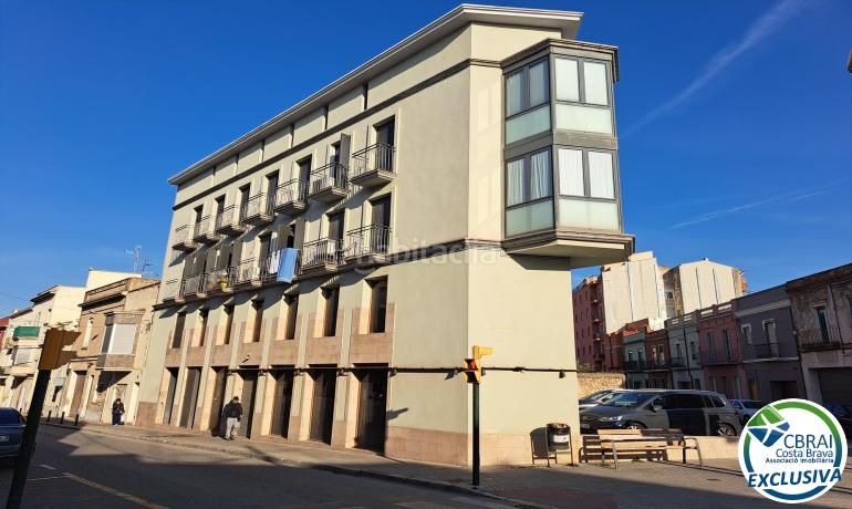 Foto 8c5e66c1-ea71-4e4c-8f41-8e0d5fbcf829. Local comercial a Eixample-Horta Capallera Figueres