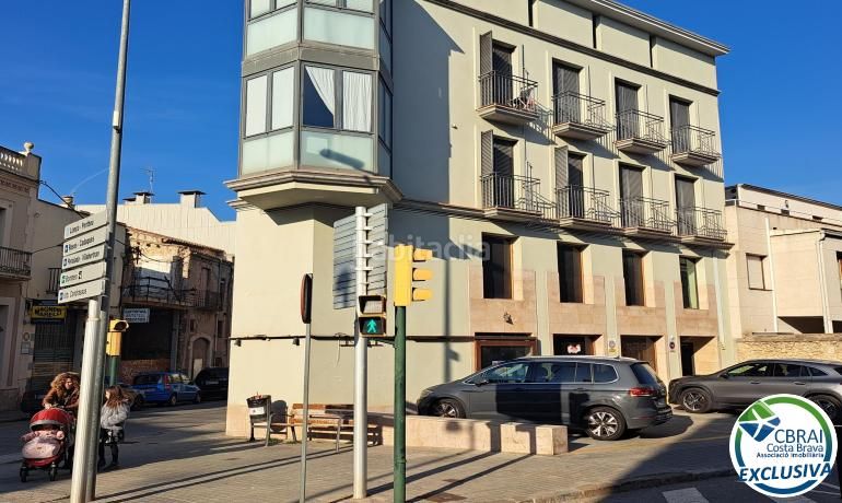 Foto c74a1241-45a5-4482-8c01-a0150a3d13d0. Local comercial a Eixample-Horta Capallera Figueres