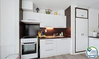 Apartament  Carrer de pedro calderón de la barca. Apartamento reformado a un paso del mar en roses