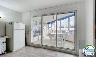 Apartament  Carrer de pedro calderón de la barca. Apartamento reformado a un paso del mar en roses