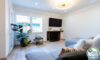 Pis  Carrer de madrid. Apartamento reformado con 3 habitaciones a 100 m de la playa de