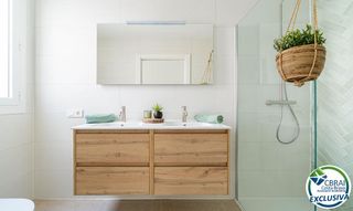 Appartement  Carrer de bernat metge. Apartamento reformado en roses, a solo 30 metros de la playa