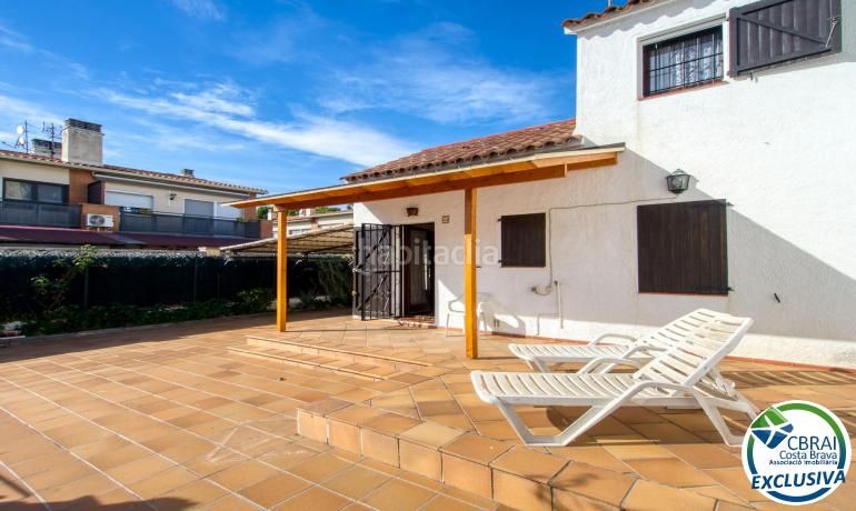 Foto 08998419-8fca-4281-af6a-f03b7cacbf3a. Casa amb aparcament a Nord Roses