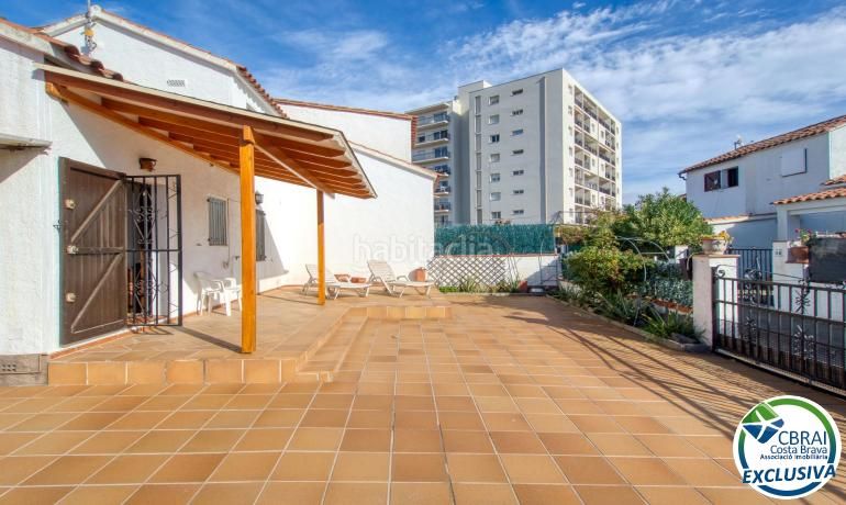 Foto 18085f09-31a9-4b05-8222-6808b1cd8f81. Casa amb aparcament a Nord Roses