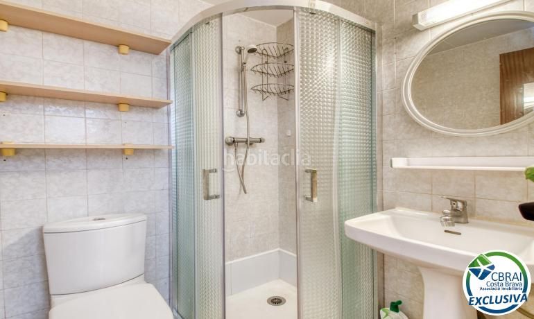 Foto 24b4b491-eaa3-42b2-ab83-d3a5611dd9a6. Casa amb aparcament a Nord Roses