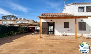 House  Carrer argentera. Acogedora casa en mas matas, roses, a pocos metros del mar y de