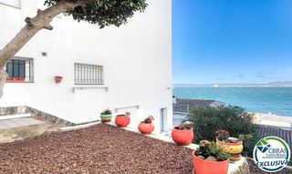 Studio  Carrer de manuel milà i fontanals. Estudio reformado con vistas al mar y plaza de aparcamiento en r