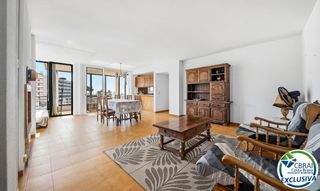 Pis  Avinguda de la gola de l'estany. Exclusivo apartamento frente a la playa, 95 m2 y parking de prop