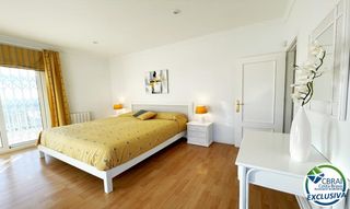 Casa  Carrer albacete. Villa panorámica con vistas al mar, piscina privada y gran jardí
