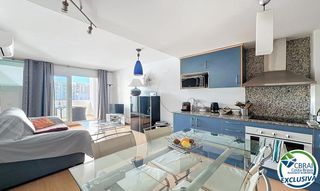 Apartament  Carrer port joan. Apartamento con licencia turística y vistas al canal en santa ma