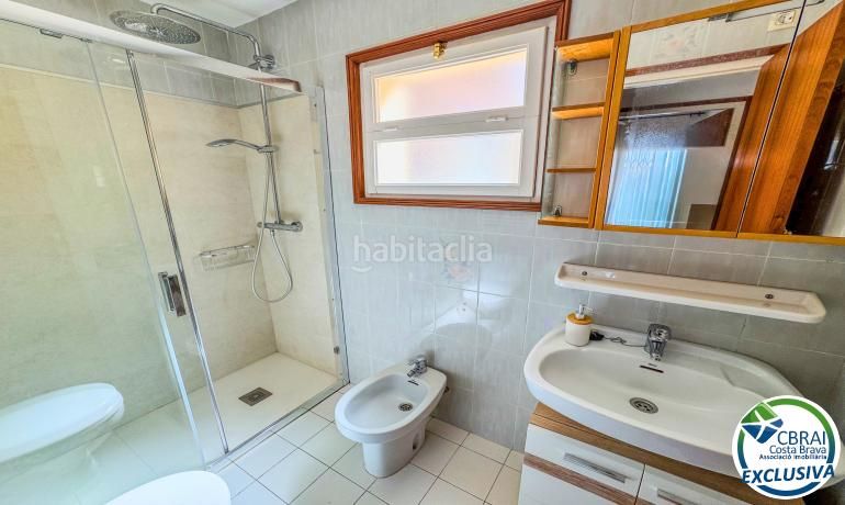 Foto d181db15-c15b-43fd-b867-44a84f88680f. Apartament amb calefacció aparcament a Santa Margarida Roses