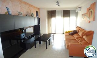 Flat  Carrer torras i bages. Piso en venta en figueres