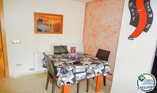 Flat  Carrer torras i bages. Piso en venta en figueres